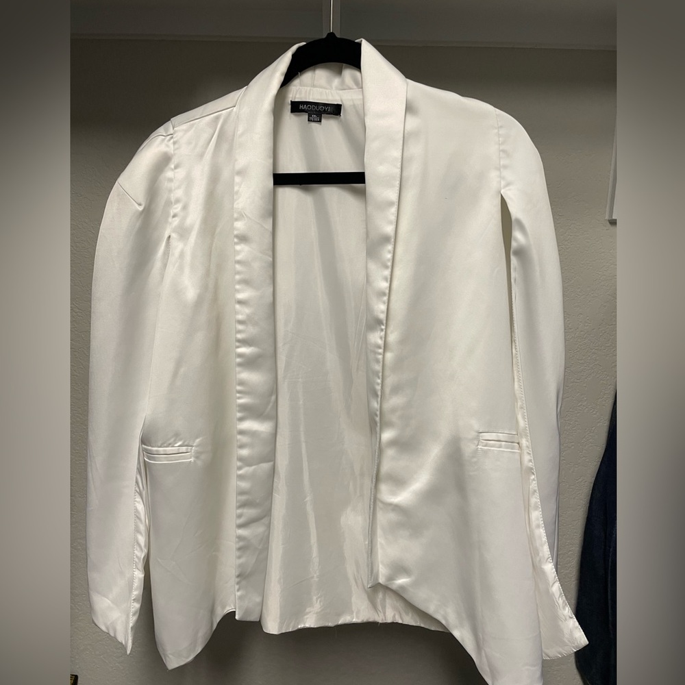White cape